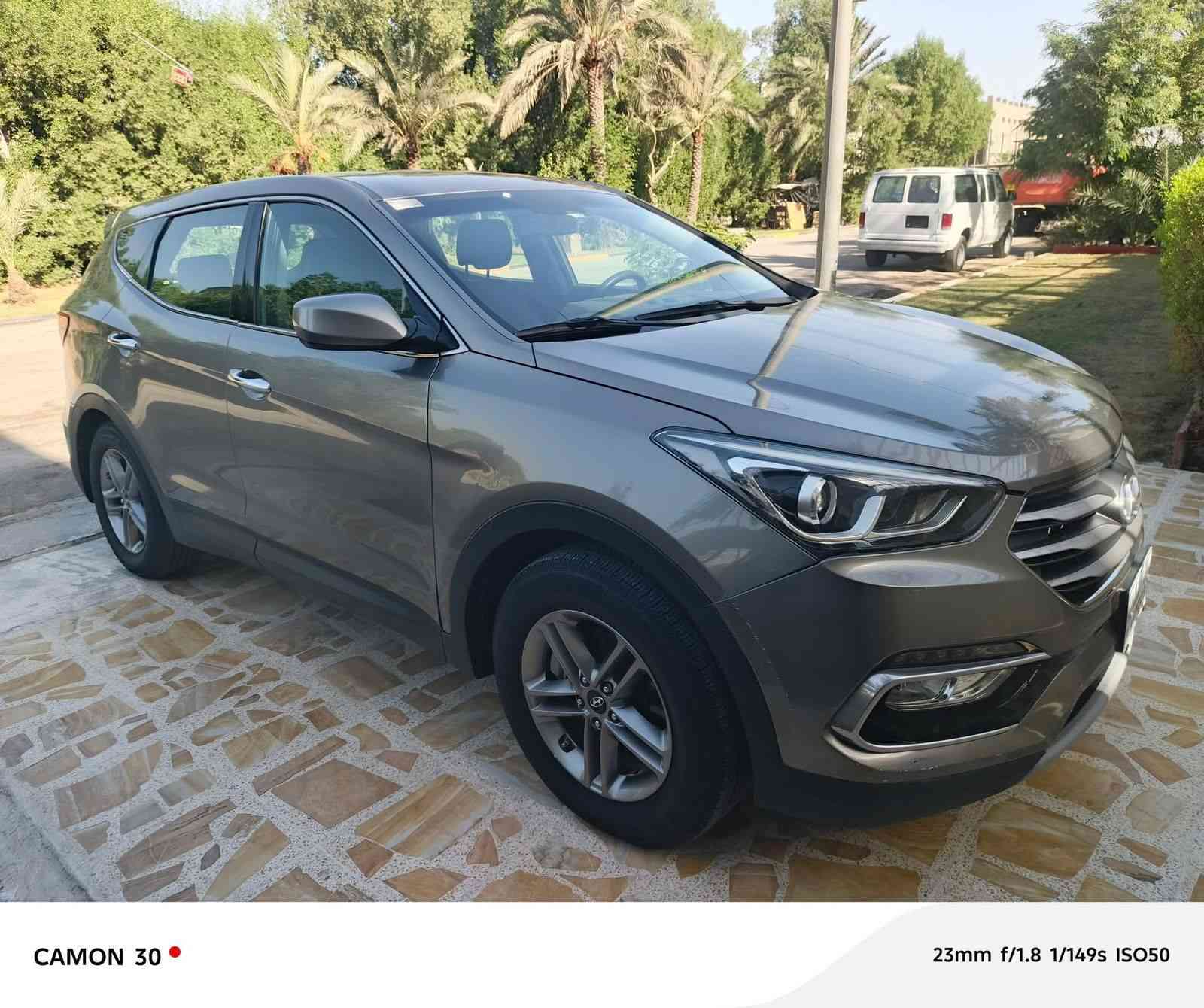 السلام عليكم
سنتاڤيا 2017 وارد أمريكي 

لون فيلي ماشية 104660 ميل 

محرك 2400 Gdi 

حادث جاملغ ونص من البنيد 

السيارة كاملة مال جناية 

رقم دولي الجديد 

السعر 160$ وبيها مجال للطيبين 

مكان بغداد
***********
