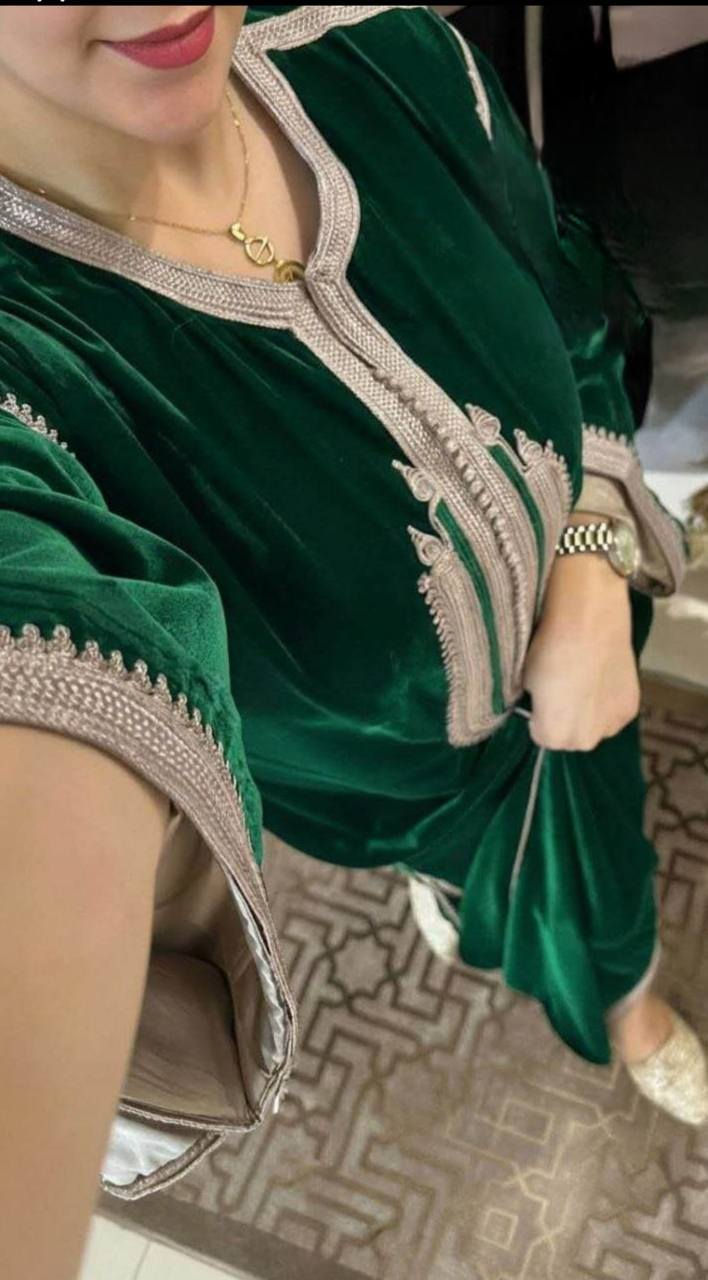 قفطان مبرة تاج شيحاجة هماوية 
التوب مبرة تاج
فصالة مخزانية 
 
M l xl xxl


**إذا كنت صاحب هذا الإعلان وتريد حذفه لأي سبب، رجاءا أرسل رسالة إلى الدعم الفني**