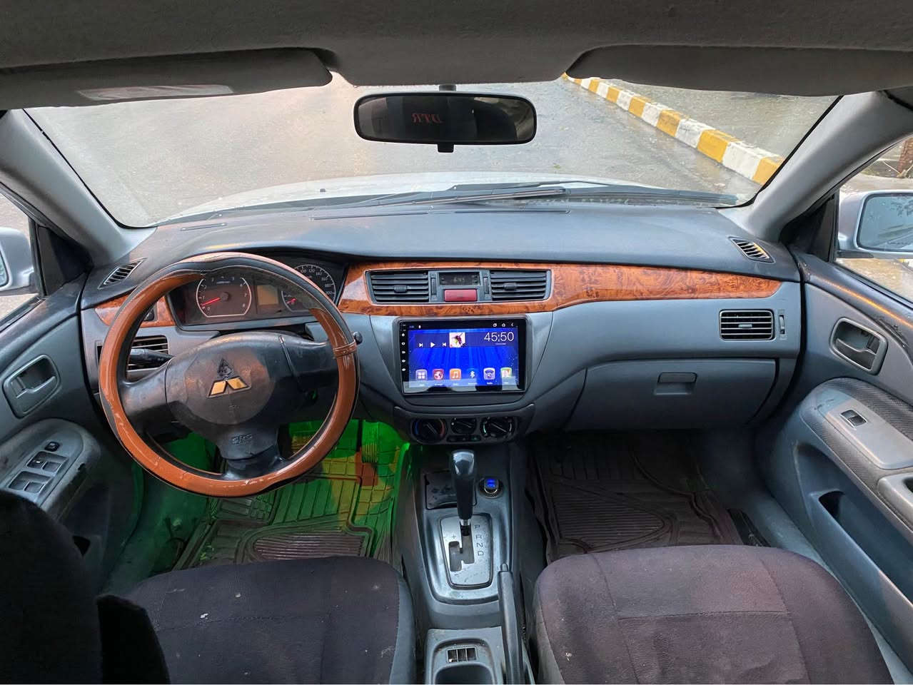 لانسەر مۆدیل ٢٠١١ گیر تۆماتیک مەکینە گەورە  گێڕو مەکینەی نەکراوەتۆ بەشەرت سەنەوی  عاج پلاسیکە بەشەرتی ئەوالیاتو حاسیبەو پاکانەش شاشەئایپاتو کامیوە تەبریت ساردووگەرم لەسەرسویج  بەشەرت بی دەعمولێدراو بێ ساردوشوخوت یجی پێوە نیەلۆکە هەموگیانی لەسەر شەریکەماوەتۆ  بەوشەرتە  جوار تایەی تازەی بۆبسراوە  یەک دینار مەسرفی تیانیە لە دەعامیوە  بۆ دەعامی بەشەرت ئەی فرۆشم سعری49 وەرەقە ***********.    *********** دار بنديهكان, السليمانية
