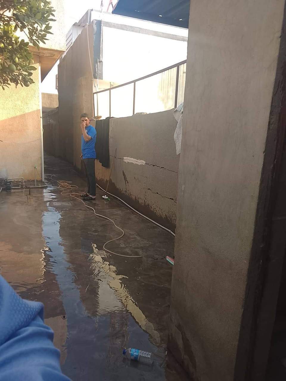 السلام عليكم
بيت ٣٠٠ م قديم  للبيع 
  طابو صرف
مكان مميز على شارع عريض 
قرب جامع النصر قريب من الشارع العام 
السعر ١٩٠ مليون مع المجال 
مكتب الوسيط للعقار وبناء الدور
***********
***********
