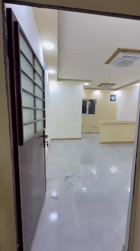 شقه للايجار طابق ( ثالث درج مريح ) الشقه شبه زيرو تحتوي على غرفه نوم وحده وصاله مطبخ مشترك وخدمات موقعها الاعظمية قرب قاسم ابو الكص ( شرط عائله) ايجاره 350 ألف
للاستفسار ***********
