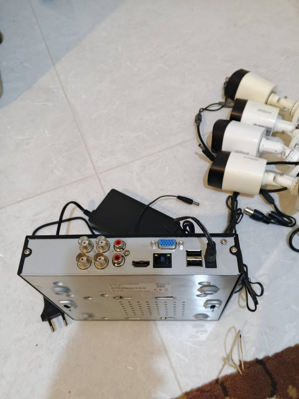 كاميرات دهوا مع جهاز التشغيل للبيع ***********
