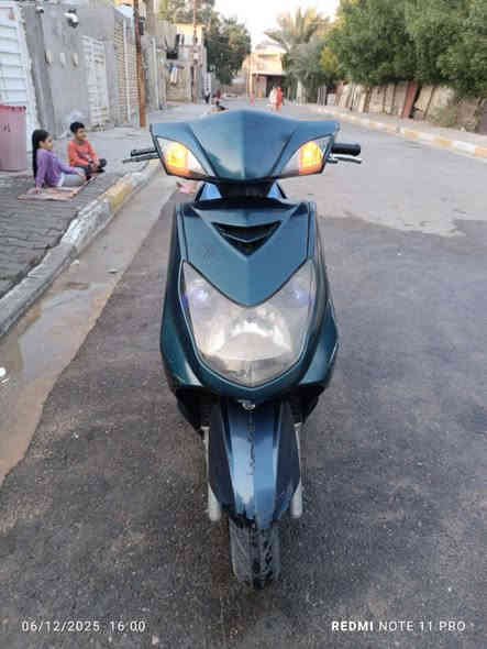 سلام عليكم سكنس فحل ياباني خطين نوزل محرك ممدود على درنفيس دراجة خير من اللة تجي تشغل وتطلع باي وقت ترايك وين ميعجبك اشاير شغالة دبل اشارة عالي ناصي دراجة حلوة السعر 600 وبيهة مجال  مكاني بغداد الحسينية مال راشدية رقم اتصال ***********
وتساب ***********
