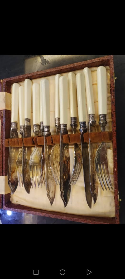 غراض للبيع كلمن وسعره اي استفسار الاتصال على هذا الرقم ***********
