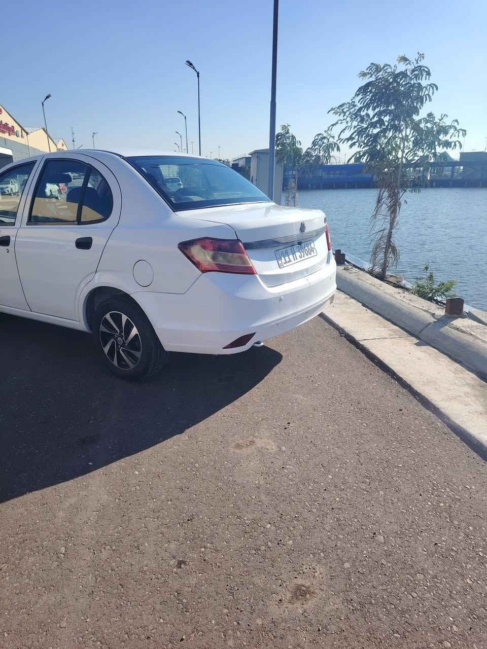 السلام عليكم ساينه موديل 2020 ماشيه 87حقيقي سياره جديده بمعنه الكلمة دوشمه عام شاشه ويل كب بيهه طخات بسيطه بل كشر فقط رقم انكليزي تحويل ثاني يوم السعر 59بيهه مجال بسيط 
بغداد الامين رقمي ***********
