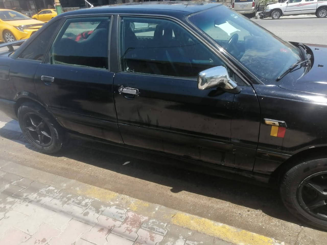 سلام عليكم للبيع اودي موديل 91 رقم كركوك سنويه منتهيه بل22 كير مكينه صدر جديد تايرات جديده كهربايات شغله صبغ جديد للجماليه بدون ضربه داخل نضيف سياره جازه السعر 28ومراوس هم يرهم للتوصل ***********
