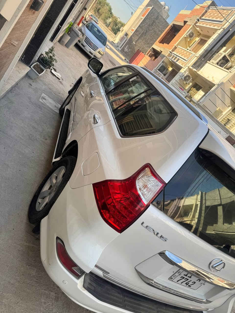 السلام عليكم..لكزز برادو 2010 محدثه لايت ودعاميه وشباك 2020 والغراض الاصليه موجودات السياره فول مواصفات للاخير مكينه 8 سلندر كير ومكينه عالشركه ماشيه 175 شرط الفحص رقم بغداد الدولي باسميّ مكفوله من الصبغ والتبديل بارد كد اصبعين بالبنيد فقط السعر 253 بيع او مراوس حسب القناعه مكاني بغداد الدوره او اليوسفيه ناحية الرشيدللاتصال ***********واتس موجود الشراي يراسلني ادزله فيديو بالسياره وتدللون.. بغداد, العراق
