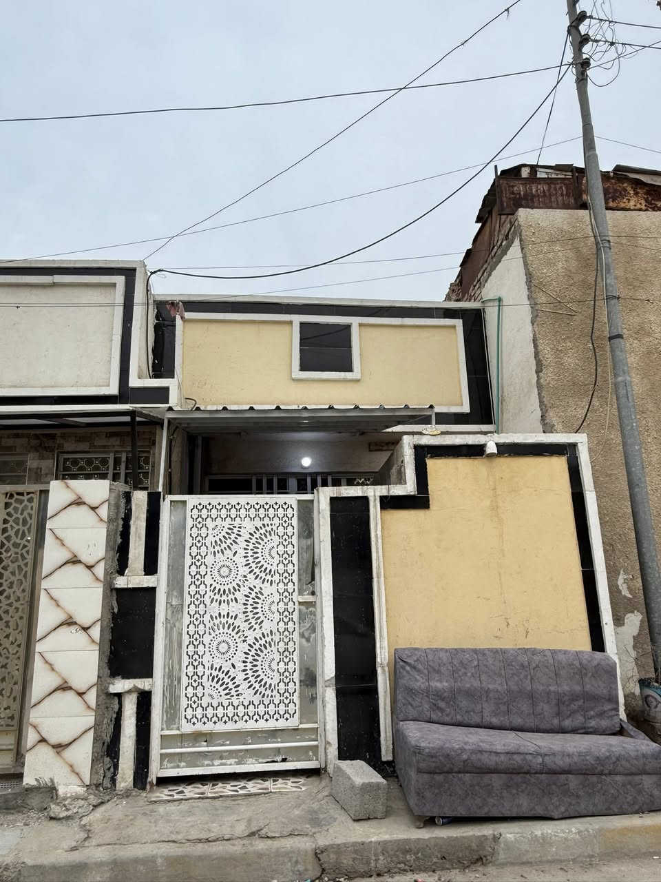 بسم الله الرحمن الرحيم/ بيت 50 متر واقع حال اكثر 3 مراحل
قريب عن التجاري موقع منتاز قابل للستثمار 
بغداد الحسينيه في الجريخي  تسليم مفتاح 
سعر البيت 42 وبيه مجال 
عرض خاص في مكتب الهيبه للعقار
*********** حسين الكعبي للعقار
