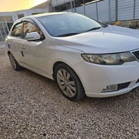 للبيع سيراتو موديل 2011 خليجي سياره جاهزه للآخر  بيها رشات صبغ نكول حز...