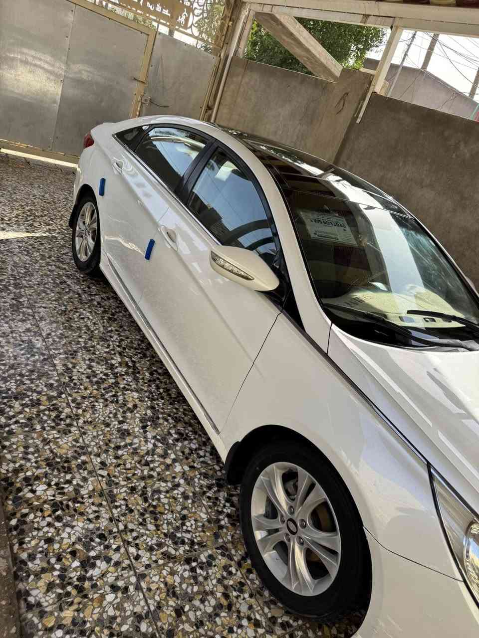 السلام عليكم للبيع سوناتا موديل 11 
خليجيه فول موصفات عده البصمه
مكينه 2400 تبريد قطعتين 
شفتات استيرن تحكم جهتين 
بانوراما السياره ماشيه 160
السياره كيز مكينه تبريد حداديه 
كله ع الشرط 
السياره كفاله عامه عده الدور 
الخلفي صبغ 
ولثاني بارد بي والباقي كفاله 
السعر 122 مكاني كربلاء الاستفسار اكثر 
***********
