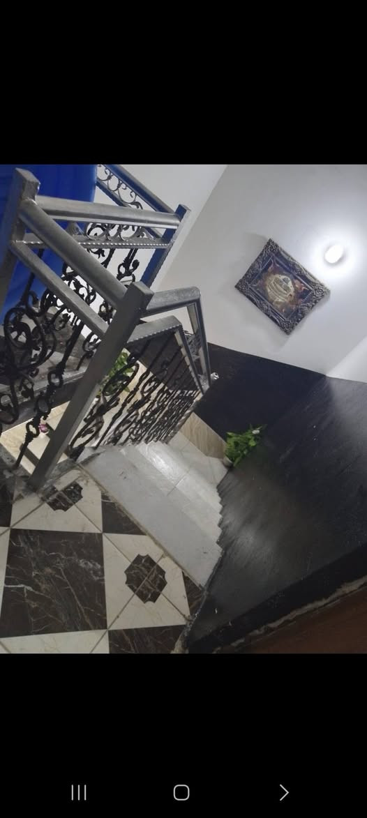السلام عليكم بيت البيع بالخطيب زراعي شارع الظغط رسول العظم قاط ونص مساحه 80 متر سعر مناسب 110.  رقم ***********
