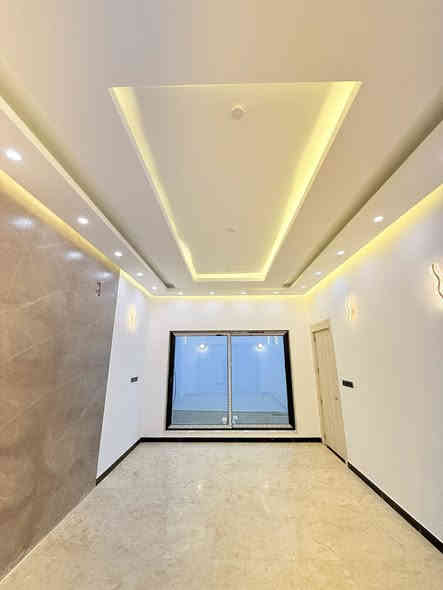 #دار_للبيع🏠
#الموقع : حي الغدير 🌍

#المساحه : 200م  واجهه 10 نزال 20 ✨

#التفاصيل : شارع 12 بناء حديث درجة اولى ارضيه مرمر،سقوف جبسن بورد ،واجهه بورسلين ، اناره بروفايل ، سيراميك الحمامات والمطبخ درجه اولى ،بايات الدرج مرمر  ، شبابيك المنيوم ، ابواب تركي ،سطح شتايكر ، منظومة كامرات و wifi و نظام تقطير للسبالت✨

#محتويات_الدار : الطابق الارضي1️⃣: مطبخ حار بارد + صاله +استقبال + غرفتين نوم سويت+ مجاميع صحيه عدد 2 
الطابق الاول 2️⃣: غرفتين نوم نظام سويت + صاله + مجموعه صحيه بالاضافة 

#المحافظة_للوساطة_العقارية 🌍
تسعدنا زيارتكم لمكتبنا 
📍في النجف - حي الاشتراكي - خلف شارع الروان-  📍

للمزيد من المعلومات والتفاصيل عن العقار والمعاينه الميدانية يرجى الاتصال على 
☎️***********☎️
☎️***********☎️
