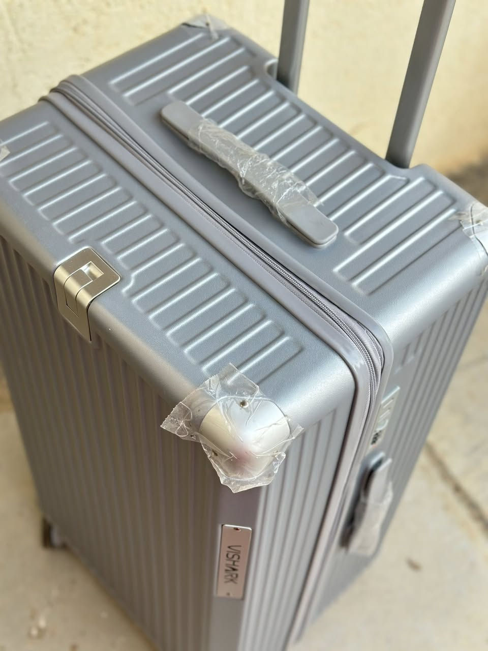 يالله يارزاق جنطه سفر حجم كبير ماركه  مدرعه المنيوم بيه منفذ شحن يو اس بي قياساته الارتفاع ٧٥ والعرض ٤٠ والعمق ٣٥


**إذا كنت صاحب هذا الإعلان وتريد حذفه لأي سبب، رجاءا أرسل رسالة إلى الدعم الفني**