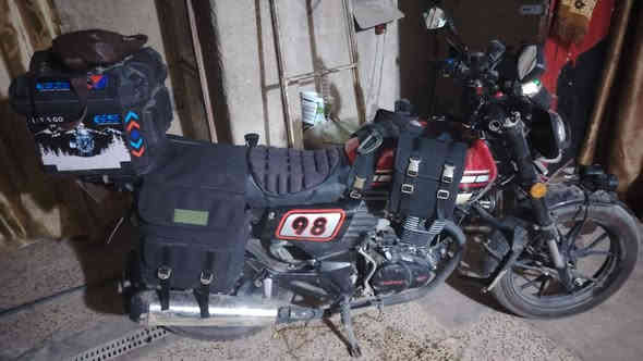 السلام عليكم 
🏍دراجة دايوان لايتي مديل 2025 احمر 

رقم اربيل السنويه بسمي 
*دراجة استخدام شخصي ماشيه 7 الاف  نضيفة كاملة و مجهزه من كلشي
 
الاضافات 
1️⃣درع قماش امامي + خلفي 
2️⃣صندوك jr  
3️⃣شاحن + نارية 
4️⃣خوذة جديدة ماركة 
5️⃣كرك متعدد الاستخدامات 
6️⃣طبر متعدد الاستخدامات 
 7️⃣مجموعه امان طفاية + مثلث +حقيبه اسعافات اوليه +حبل سحب  
8️⃣زنون عالي ناصي عدد 2 
9️⃣قفل دراجة ماركة 
🔟واقيات هواء بلاستك 
1️⃣1️⃣واقيات هواء جلد مبطن فرو 
2️⃣1️⃣ استاند موبايل 
3️⃣1️⃣عدة تصليح كاملة 
💯ادوات ادامه احتياط 
🔴فلتر شوته جديد احتياط 
🔴دهن امزول جديد احتياط 
🔴فلتر دهن جديد احتياط 
🔴فلتر بانزين جديد احتياط 
 
دراجا كاملة من كلشي 
و السعر حزوره تخابرني تنطيني سعر او تكتب بل تعليقات  عجبني ابيع ما عجبني ما ابيع 
عنواني بغداد الشعب 
***********
***********
سيمكارت  + واتساب
