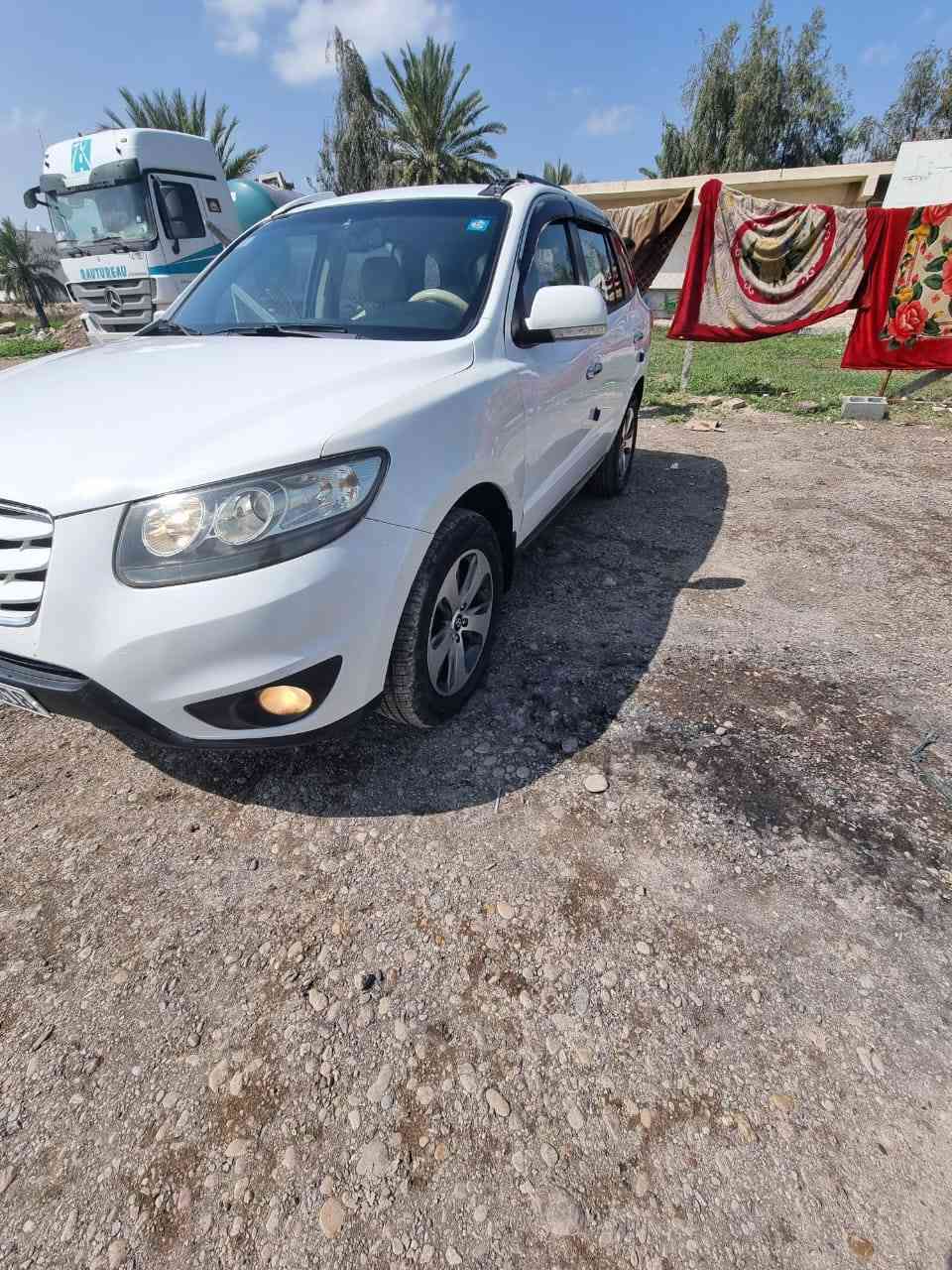 السلام عليكم
سنتافيه 2012 خليجي بسمي تحويل ثاني يوم هزه جديده رقم بغداد 
مكينه 3500 دوش 6 سلندر 7 راكب 3 قطع تبريد
سياره بيهه ثلاث مكانان صبغ فقط عندي سونار بيهه #سعرهه ١١٤ صدر تخم تاير تبريد كله جديد مكاني بغداد
***********
