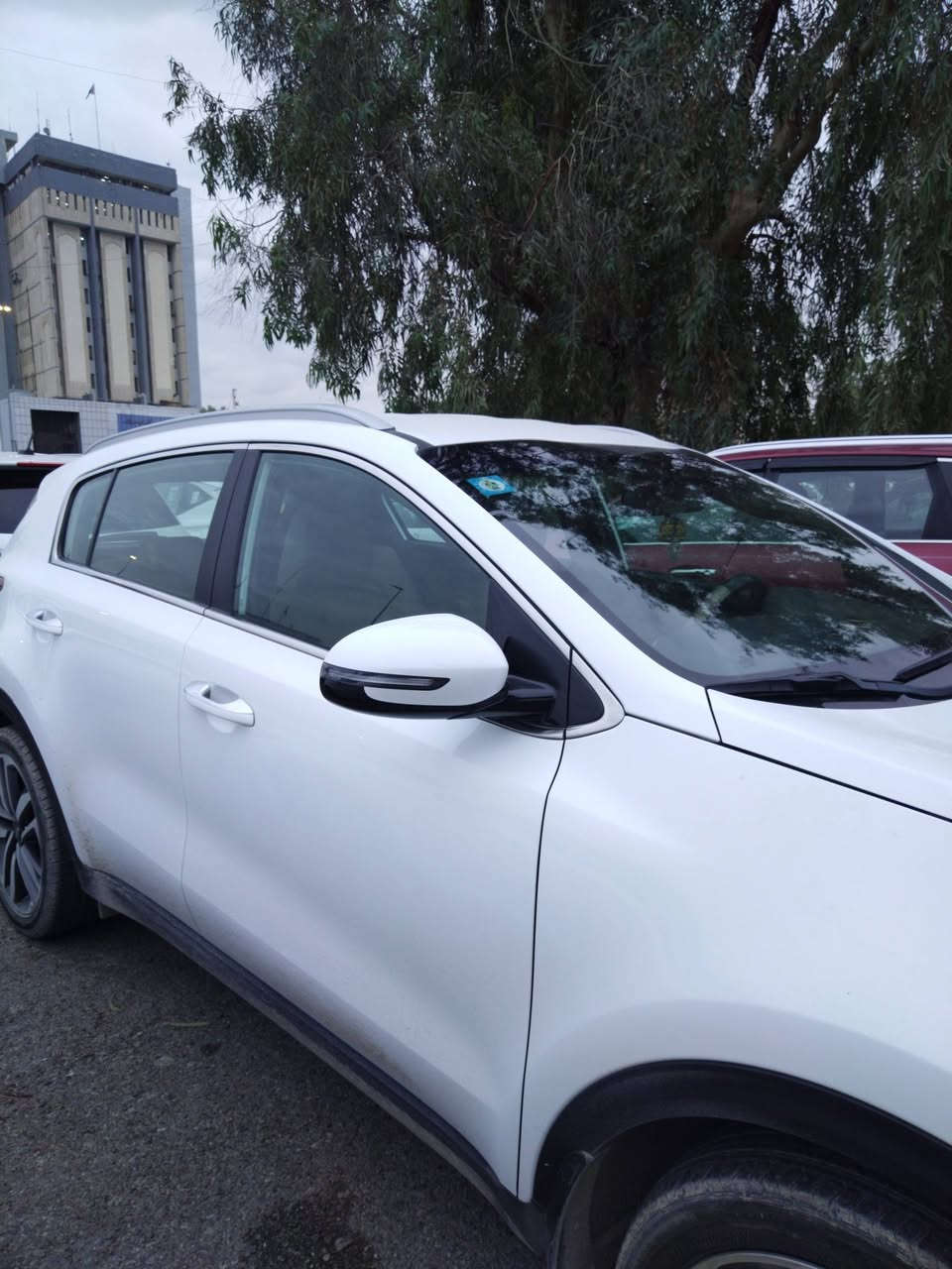 سبورتاج ٢٠٢٠ رقم بغداد ماشية ٦٧٥٠٠ الف الموصفات العادية
بدون بنوراما السيارة استعمال قليل جديدة محرك وكير وصدر على وضع الشركة بيهة آثار حالوب قليلة جدا مكان السيارة بغداد السعر 94 $ للاتصال ***********
