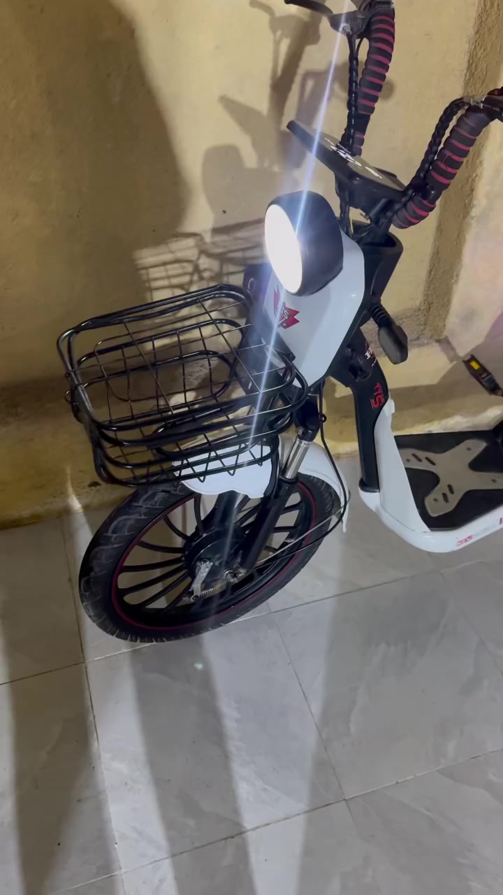 بايسكل شحن للبيع السعر
٤٠٠ قفل. 
جديد وكاله  
بطاريات خير من الله وكله شغلل 
 
***********
