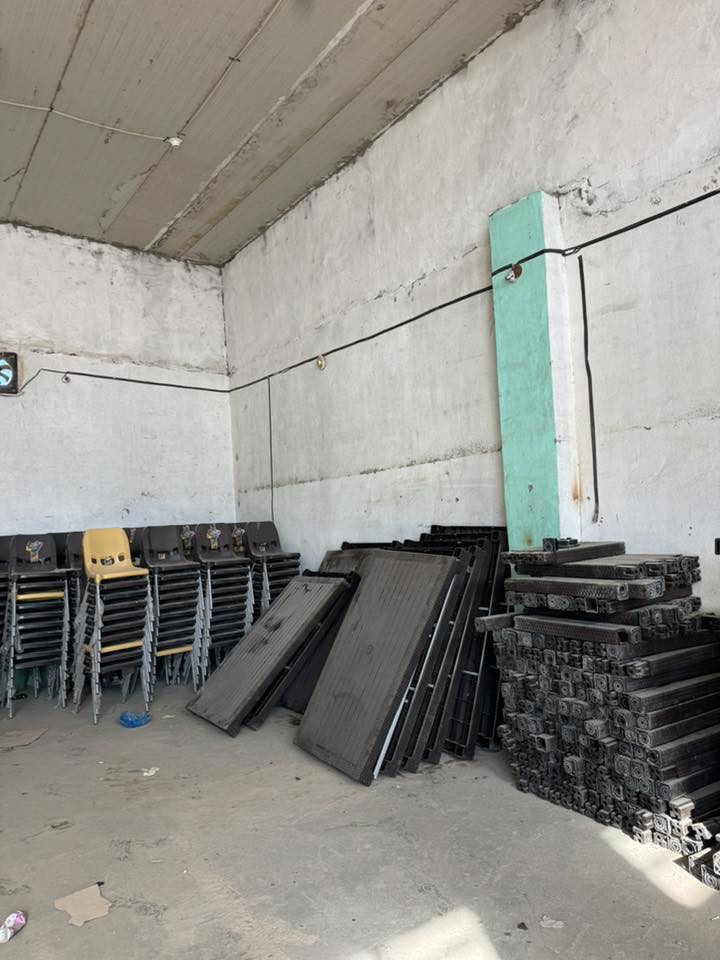 (***********  )العدد ٢٦٠ كرسي +   ٥٠ميز /كربلاء  ٩٠٪؜ نظافتهن وبعدهن بنايلون
