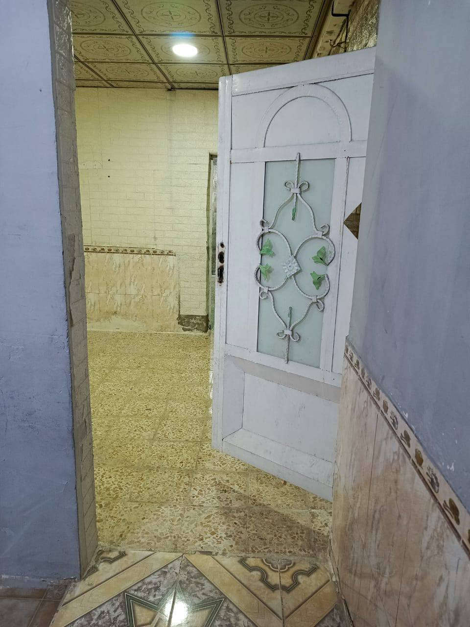 دار مساحه ٥٠ متر للايجار نجف حي الجمعيه قريب على شارع كربله مدارس  مستشفى الألماني المستوصف  سوك كله قريب عليك الشارع كربله نجف يبعد.عن البيت ٢٠٠ متر يصلح لعائله صغيره غرفه وصاله ومطبخ وتخاريج خط مولد كيز مع خزان ماء ايجاره ٢٥٠ الكهرباء والماء من ضمن الايجار مكلف بالنشر للاستفسار ***********
