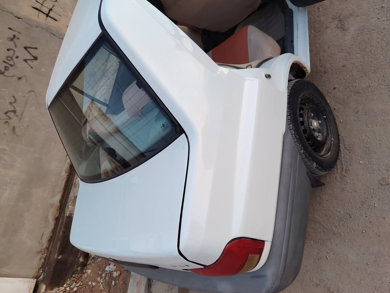 السلام عليكم سايبه مديل 2018 مكفوله كفاله عامه
 السياره استخذام شخصي( سنويه بأسمي) مامشتغله تكسي مكينه 1500 مامفتوح على الشركه كير جديد تخم تاير جديد 
حداديه جديده تبريد ثلج تدفه شغاله سنويه 29.السعر (53) 
وبيه مجال لطيبين مكان السياره ديوانيه 
الرقم ***********
