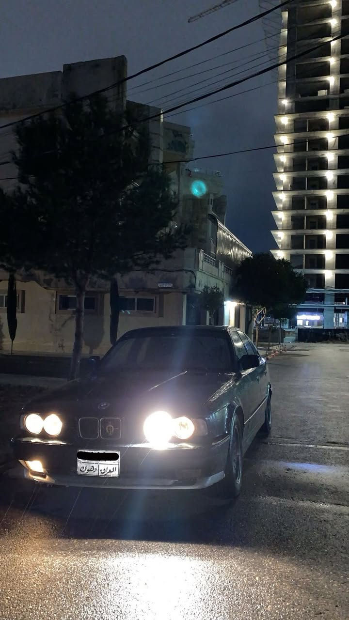 520 كير عادي مكينه كبس 
لون زيتوني 
عام جماليه 
اربع جامات كهرب 
سعر 55 ومجال 
3 اوراق غرامه تنزل من السعر 
ماجاوب تعليقات موجود خاص 

*********** واتساب
