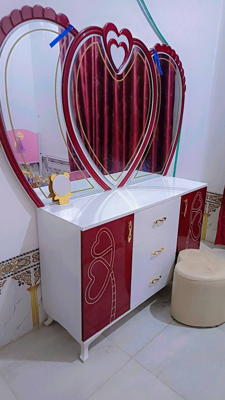 غرفه تركي للبيع السعر 500الف وبيه مجال  ***********
