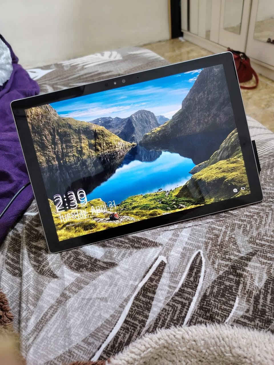 لمس وكيبورت
رام 8 كيكا 
مساحة تخزين 256 ssd 
يدعم ال 10 اصابع 
جهاز عملي وسلس يدعم برامج قوية 
ملحقاتة كاملة 
اخذتهة قبل شهرين ب 400 الف من صناعة 
رايدة ب 200 الف 
مكاني بغداد وماعندي توصيل


**إذا كنت صاحب هذا الإعلان وتريد حذفه لأي سبب، رجاءا أرسل رسالة إلى الدعم الفني**