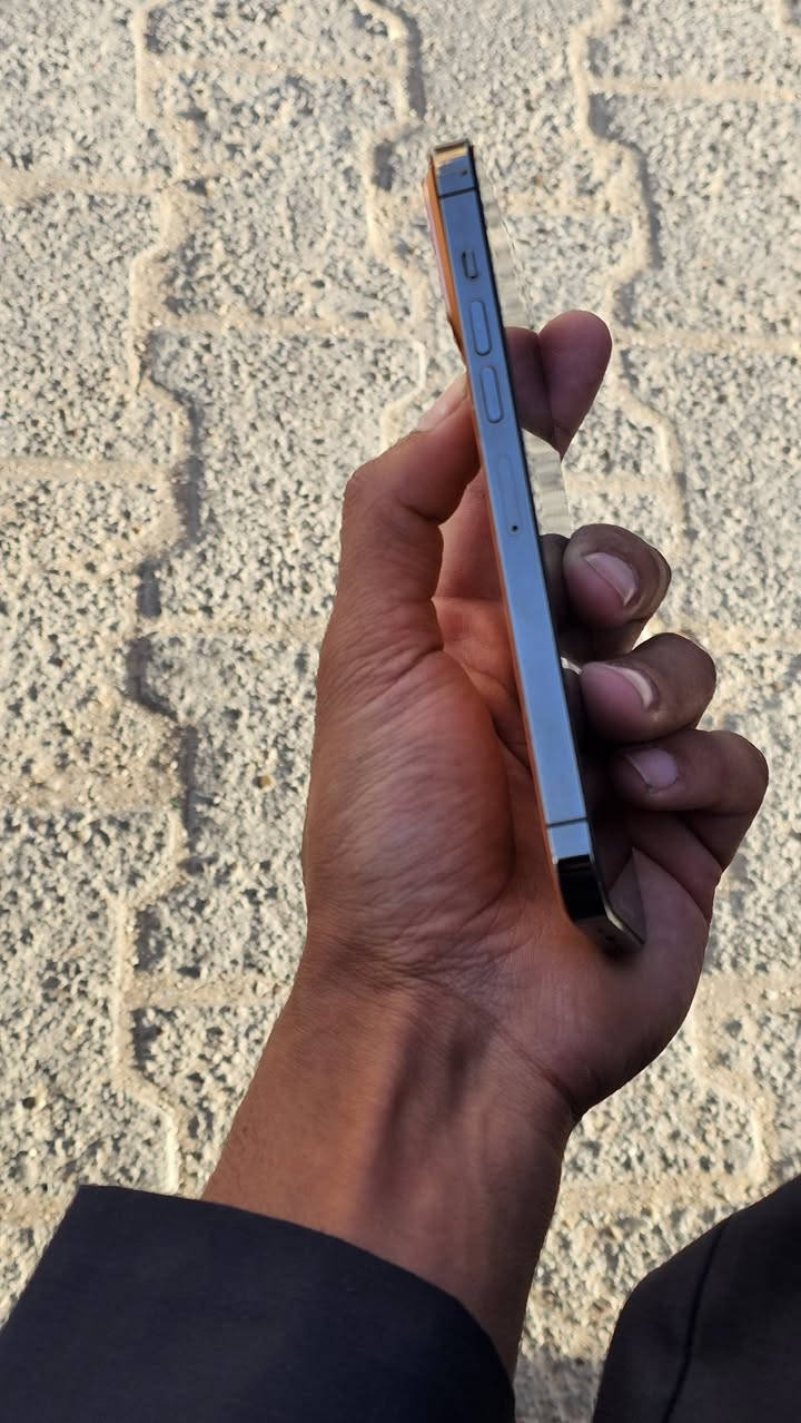 ايفون 13 برو ماكس نضيف جهاز  بي تحويره 17 ما مفتوح جهاز ابد بطاريه 75 اصليه    سعر 650 وبي مجال *********** واتساب مفتوح 
لي ما يعجبه سعر لا يكسر بحلال ناس
