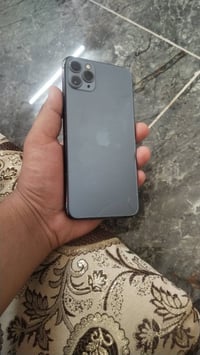 ايكلود مقفول • شاشة وظهر مكسور • ذاكرة ٦٤