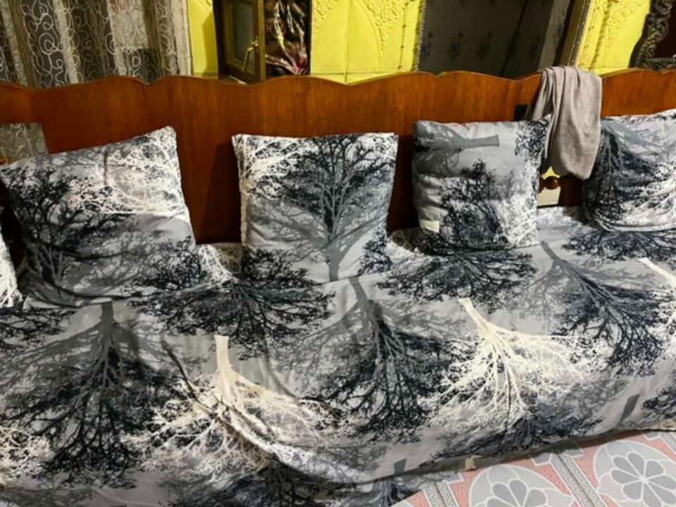 للبيع   ٣ كرويتات صاج ضخمه
اثنين طولهم ٢ متر 
ووحدة طولها ٣ متر 
خشب صاج 
كلهم ب160 العنوان حي عسكري   على محيط


**إذا كنت صاحب هذا الإعلان وتريد حذفه لأي سبب، رجاءا أرسل رسالة إلى الدعم الفني**