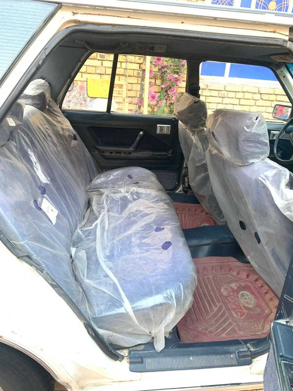 السلام عليكم ..للبيع فقط سياره سوبر موديل 85 رقم بغداد مشروع وطني سنويه جديده وهزه بأسمنه ..سياره بلاديه وجاهزه مكينتنه لبلاديه گير اوتوماتيك لاتنقيص ولاتبخير سياره جاهزه كهربائيات تخم تاير دواخل جديده ..عنواني الناصريه  مركز المحافظه ..ألشوفه ..السعر 42 وبيهه مجال..***********
