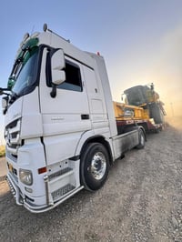 يوجد لودر لنقل جميع الاليات المعدات الزراعيه  07731988404 07731990335