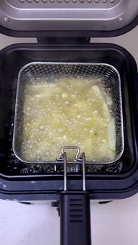 قلاية زيتية • 2.5 لتر • توصيل مجاني