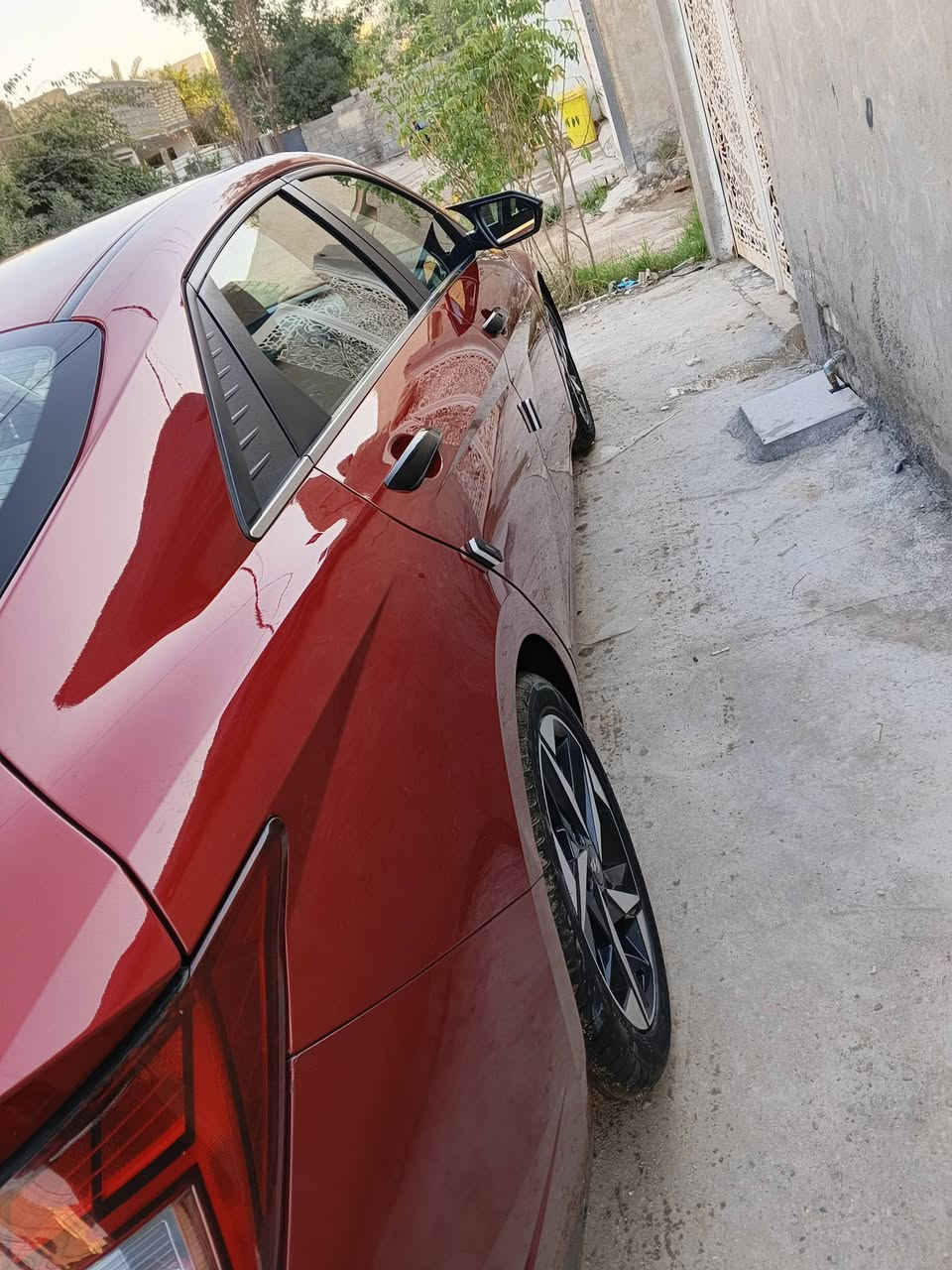 السلام عليكم الانترا 21 امريكي قطرة صبغ مابيهة بس الجنطة صبغ فقط صور الحادث مرفقة بالمنشور كير مكينة كفالة على وضع الشركة ماشية ١٣٠ الف  فول ١/١ بصمة فتحة تشغيل عن بعد اشاير بالمري ٣انضمة قيادة سبورت نرومال سمارت تحديد مسار مثبت سرعة اوتو هولد مواصفات الفول معروفة مكفولة من قطرة الصبغ غير بس الجنطة مصبوغة اثر حادثهة السعر ١٥٥ وبيهة مجال بسيط مكاني بغداد الزعفرانية ***********
