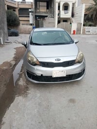 كيا ريو 2016 حرك 1.6 gta معلايه كازكيت من وره الدوانز  سياره نضيفه مال...