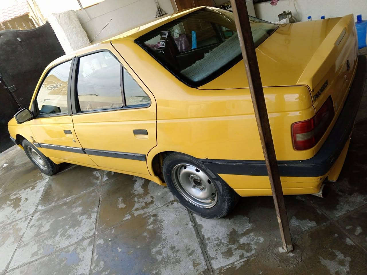 السلام عليكم
بيجو لميس موديل 2015 بغداد مكفوله ماعده بخ صبغ باب خلف السايق نتيجه فابلون كير ومكينه فرنسي باسمي 
السعر 45ورقه وبيها مجال *********** اتصال/***********واتساب
