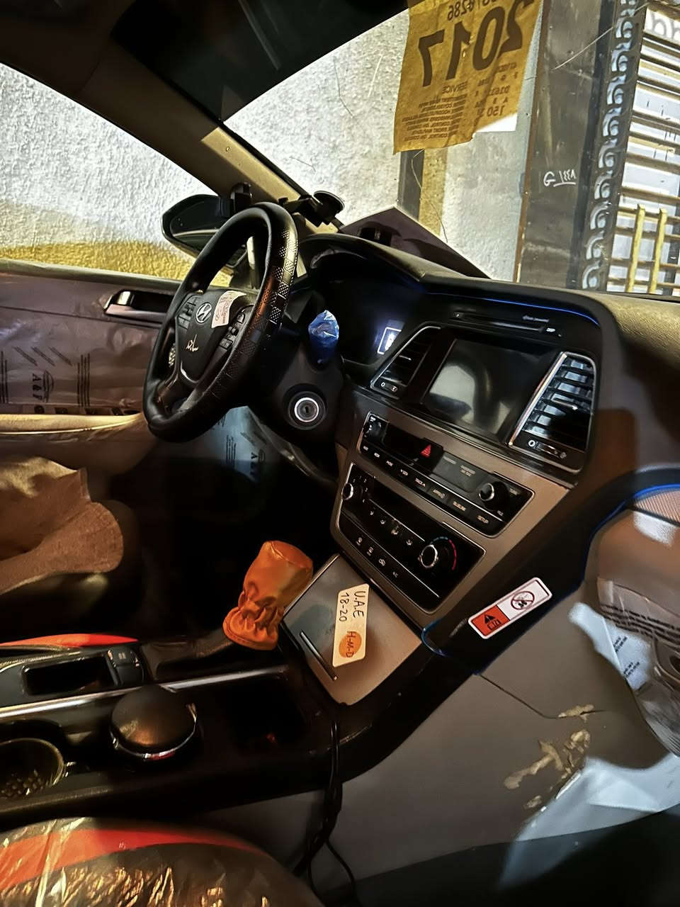 السلام عليكم مرخصه الادمن المحترم هونداي سوناتا 2016 (وار أمريكي ) مكينه (2400) السياره نضيفه وأحلى من الصور تحكم ستيرن تخم تاير جديد تبريد ثلج (حادثه جاملغ وبنيد ) 
وبيه قطع صبغ فقط بدون حادث صبغ فقط السياره خطين بانزين وغاز 
مكان السياره البصره ابي الخصيب 
السعر 103 وبيه مجال بيع مستعجل 
رقم الهاتف ***********
