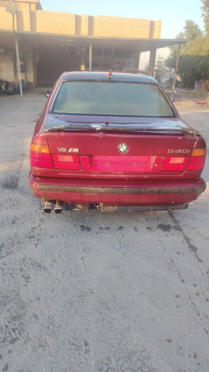 السلام عليكم بي ام موديل 94 رقم انبار بسمي 540 اصل كير محرك جاهزه نقص صبغ بس ***********  السعر 60 وبيهاا مجال
