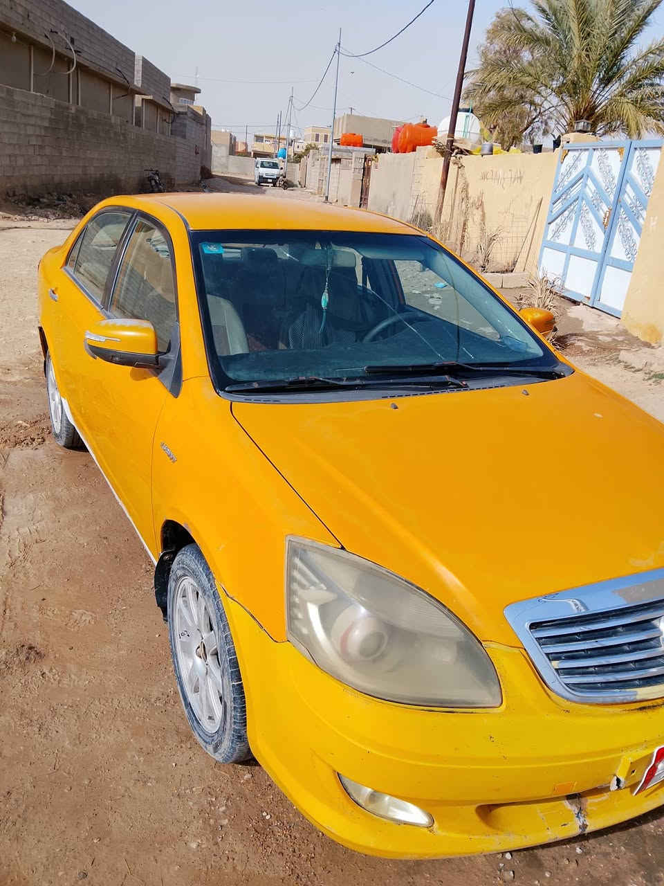 السلام عليكم سيارة جيلي موبل  2012  السيارة بأسمي مشروع وطني  تحويل ثاني يوم السعر 35$ ..رقم الهاتف ***********
