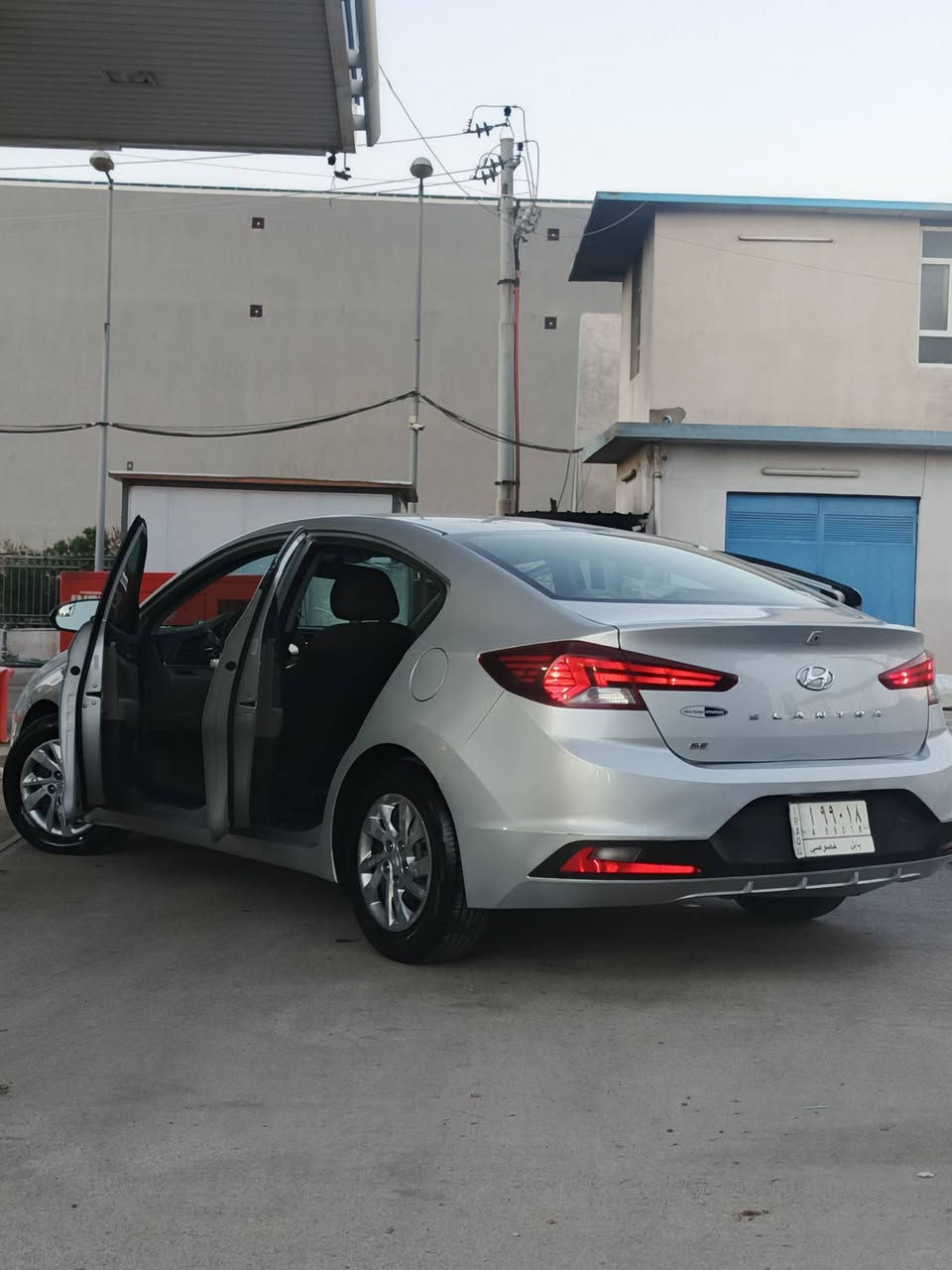 السلام عليكم  الانترا 2019 وارد امريكي السونار مرفق مع الصور مواصفات عاديه مبدل بيه كاسكت وبيه صوت بطل بس اول ما اشغل ويروح  السعر 130 وبيه مجال بسيط للتواصل على الخاص او على الرقم ***********0 اكو واتساب مكان السياره الحله
