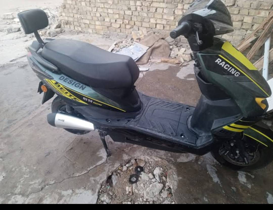 دراجه سكنس شحن السرعه ٦٠ الملف ٢٠٠٠ والبطاريات زينه واستعمال اقل السنه دراجه شغاله ومبيها اي عطل تمشيك مسافه ٤٥ كيلو بل شحنه الوحده السعر ٦٠٠ وبيها مجال للطيبين والمكان بغداد مدينه الصدر وهذا الرقم *********** بغداد, العراق
