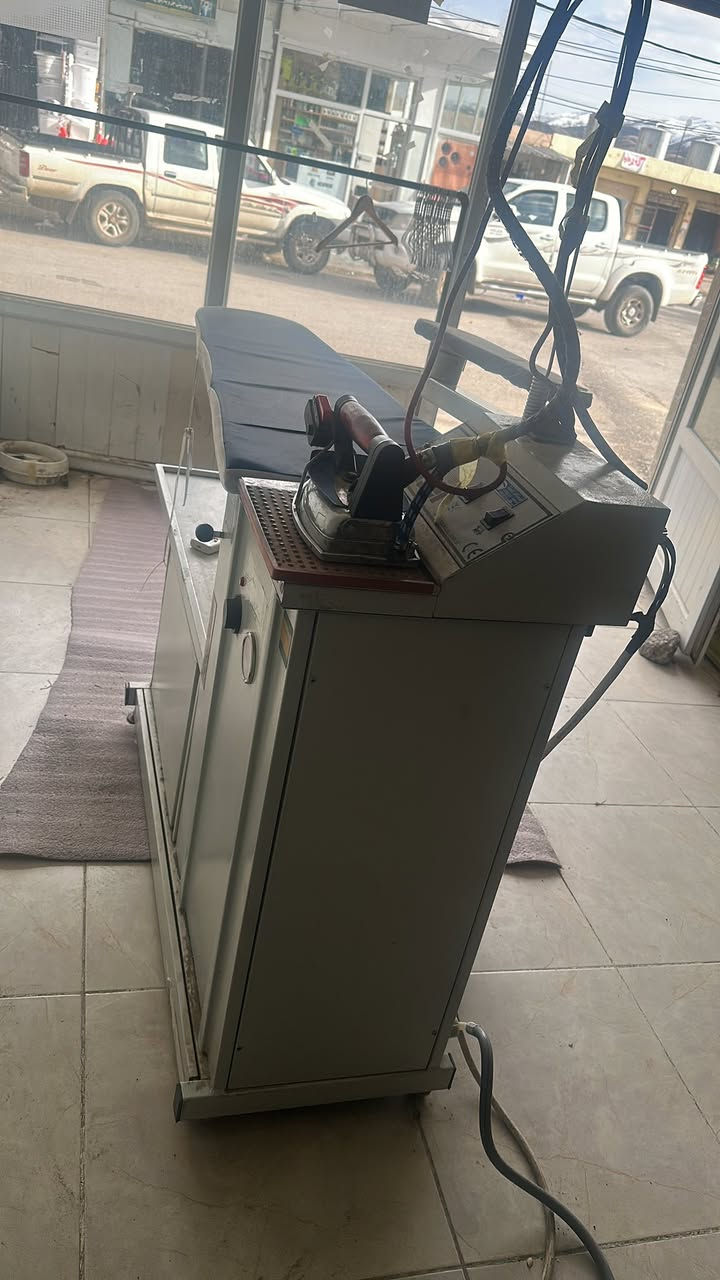 مكواة بخاري للبيع بدون اي مشكلة او عطل  الميز قياس ١٥٠سمً
اكو توصيل  سعرها ٨٠٠$ بيها مجال اخوة 

*********** واتساب
