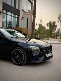 مارسيدس بنز E300 للبيع موديل 2017 بصمة تشغيل اربع بصمات ابواب مع ترحيب...
