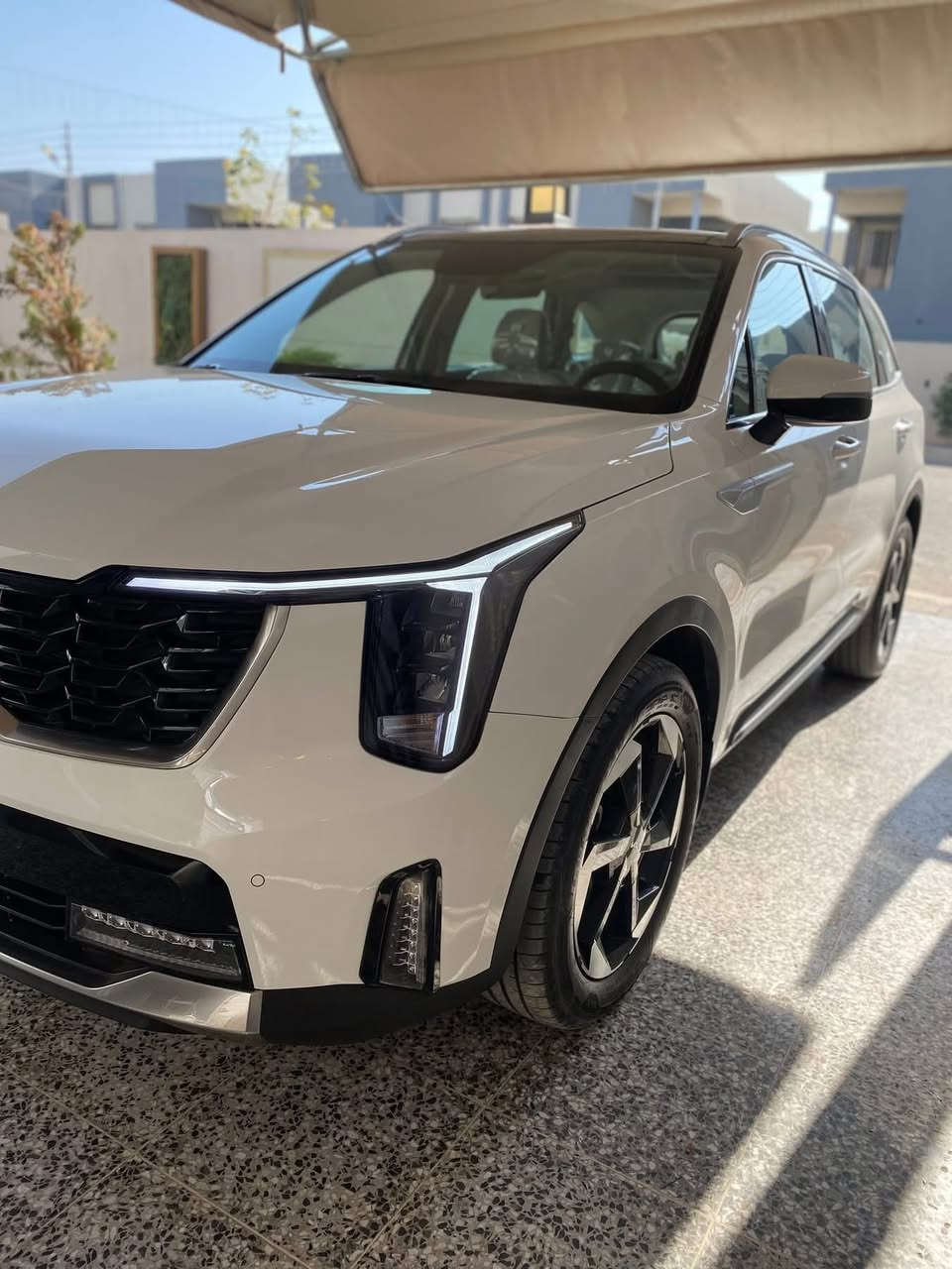 سلام عليكم سورنتو البيع وارد خليجي 2024كفاله ماشيه 16الف سياره فول مواصفات بنرامه بصمه كشنات تدفئه تبريد تحكم جهتين فول مواصفات1/1 سته سلندر تحويل ثاني يوم مكان السياره بغداد ***********
