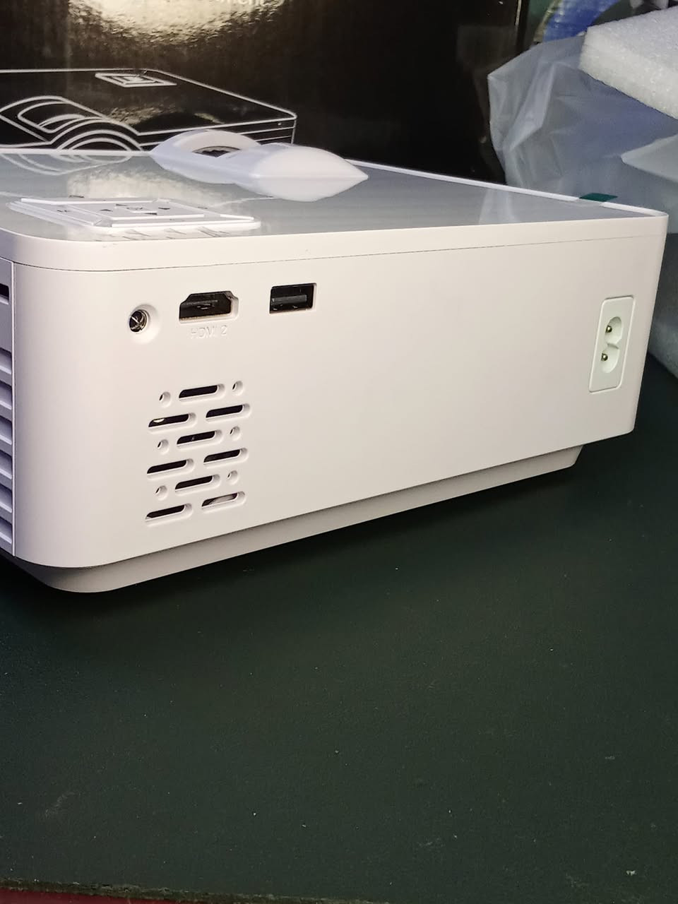 داتا شو عارضة سينمائية منفذين HDMI تكدر تربط عليها بلي،تيفي بوكس،حاسبة،ستلايت صوت وصورة وضوح عالي 1080 يجي وياها برده حايط لون أبيض سعر 65


**إذا كنت صاحب هذا الإعلان وتريد حذفه لأي سبب، رجاءا أرسل رسالة إلى الدعم الفني**