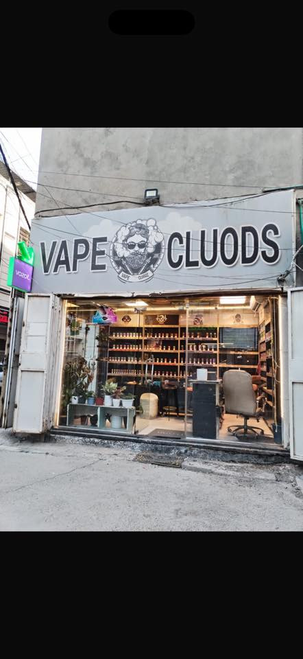 سلام عليكم محل للبيع في المنصور  محل ركن ***********
