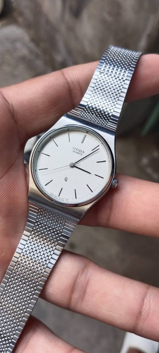 اللهم صل علا محمد وال محمد 
بدون تفاصيل لوك انتاج 1977 نوادر ( القطر النازك 34 )
(خاص لاصحاب الذوق الهادئ) والسعر 100 شامل توصيل نهائي


**إذا كنت صاحب هذا الإعلان وتريد حذفه لأي سبب، رجاءا أرسل رسالة إلى الدعم الفني**