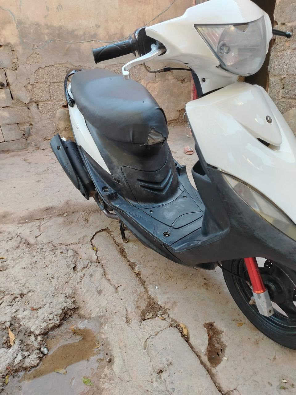 مكلف بالنشر ماكس للبيع بوشة ٤٩ دراجة نضيفة مكينتها زينة كهربائيات شغالة سعر ٥٠٠ وبيها مجال 
***********
