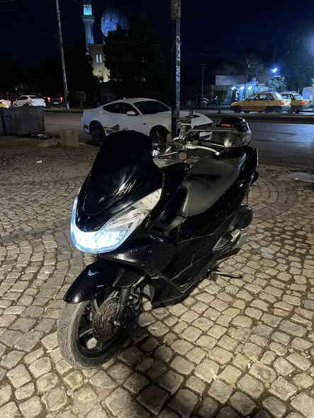 سلام عليكم شبابنه الطيبه 💙
بي سي اكس pcx جيل ثاني وارد ياباني JF
حساس ازدحام 
حساس ستاند 
الدراجه بيهه كسر بل بكلايت صغير مثل ما موجود بلصوره  
ماشيه ٤٦ الف 
الدراجه اذا لكيت مثل مكينتهه بخواتهه الجيل الثاني تاخذ الدراجه وفلس متنطي مكينه تخبل سبانه ممدوده عليهه توكف بصفهه متسمعلهه نفس مو صوت 
كفراتهه نضاف مرتبات 
شلعه ومعدل تخبل الدراجه متعرف طعم العادي كله محسن  دهن كله يورل دراجه كلش معتني بيهه مال جناي تطلع من البيت للشغل من الشغل للبيت حتى ماعندي وقت اطلع بيهه احتاجيت فلوس وريد ابيعهه 
سعرهه💸14💸وبيهه مجال واي شخص يجي هلا بي واحطه على راسي 
مكاني بلقاهره مول القاهره 
رقمي ***********📲
