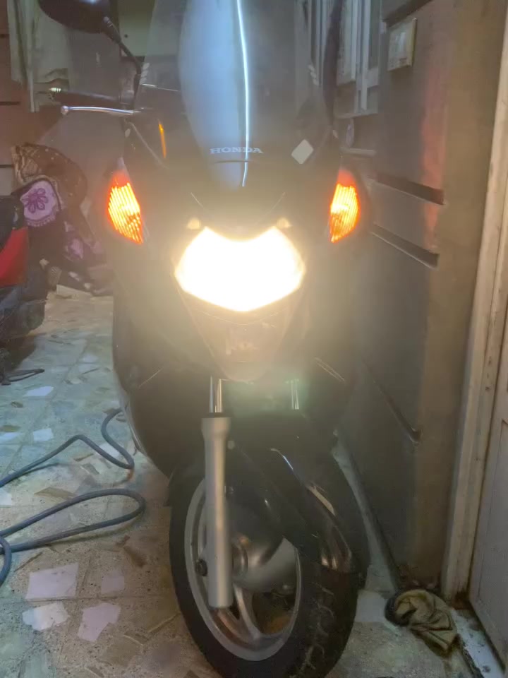 سلفر 400دراجه حلوه ومكفوله ما ناقصها شي ترايها حلو شلعه ومعدل مكاني بغداد رقمي ***********
